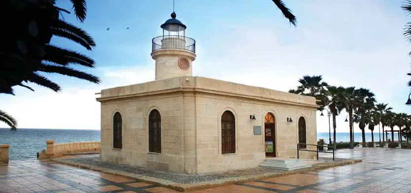 faro-roquetas-de-mar