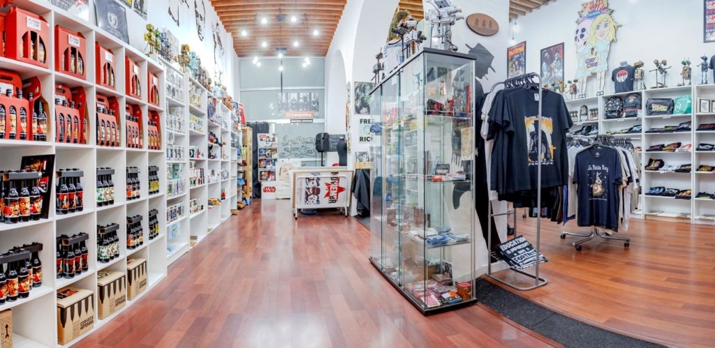 Riot-Cinema-Shop-Almeria-Tienda-Friki