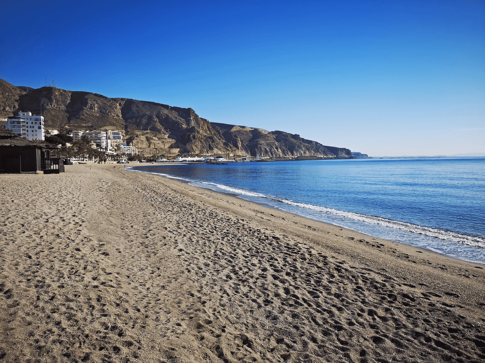 La mejor playa de Roquetas de Mar ⋆ Descubre Almería y todo lo bueno que tiene en Almería Trending.